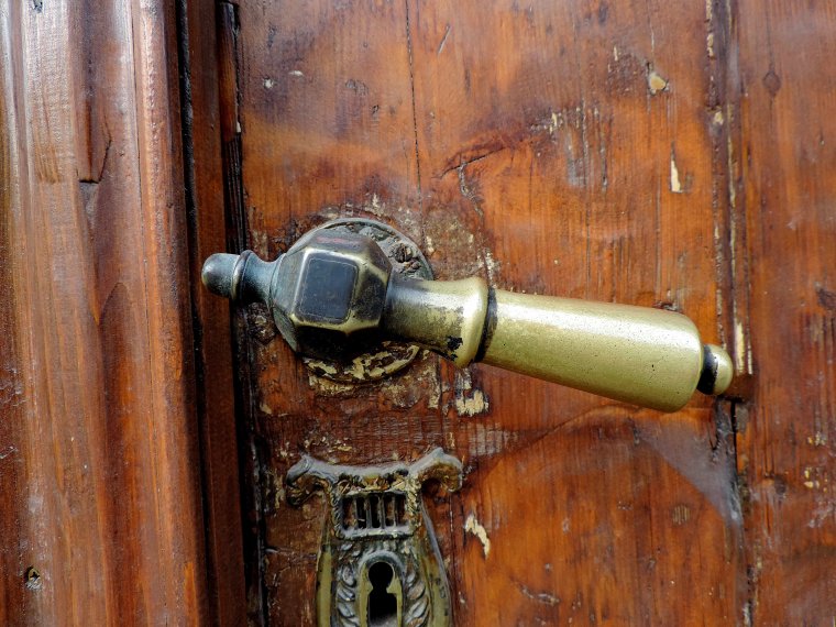 Старая дверная ручка