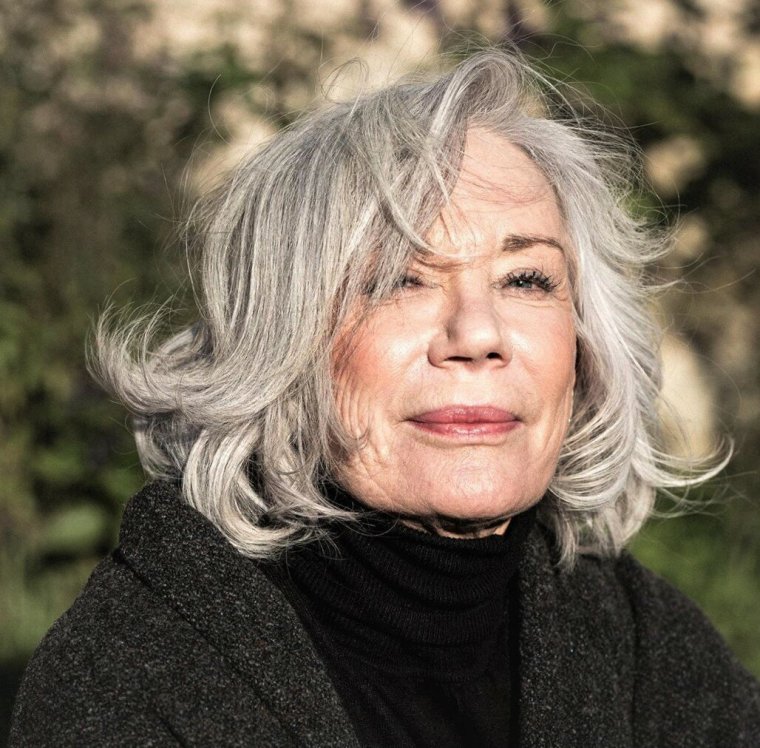 Стрижки на средние волосы для пожилых женщин