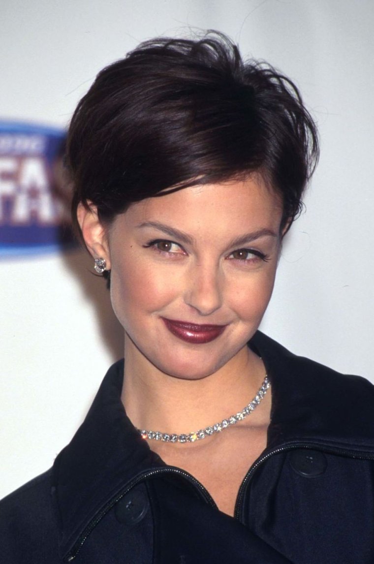 Эшли Джадд с короткой стрижкой