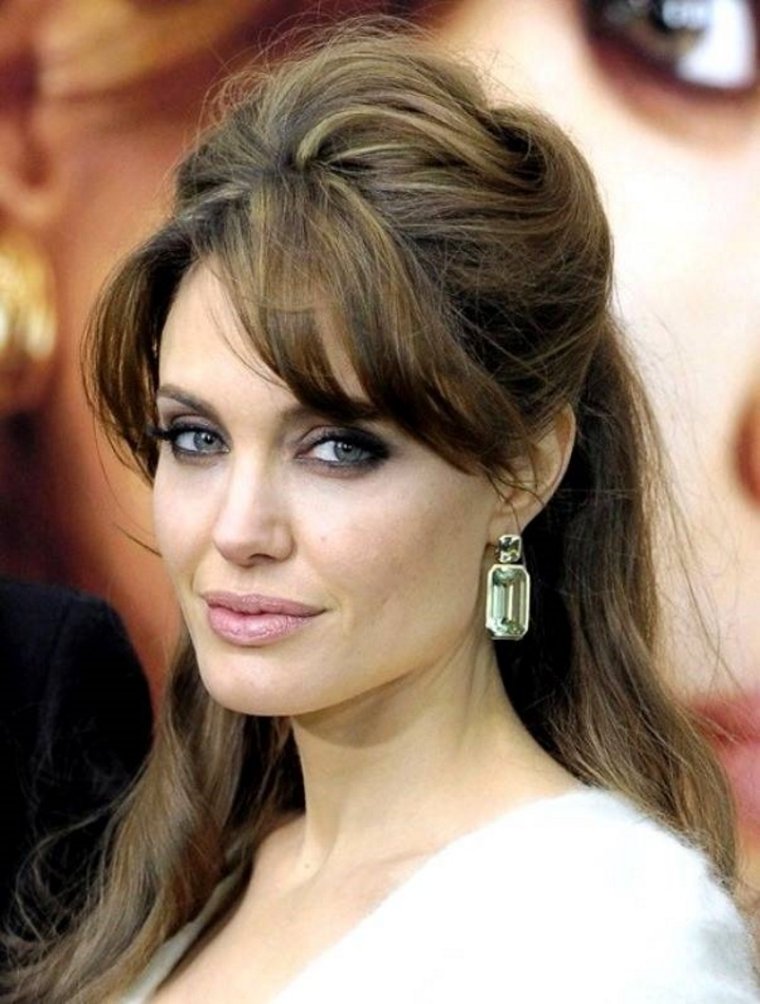 Анджелина Джоли прически