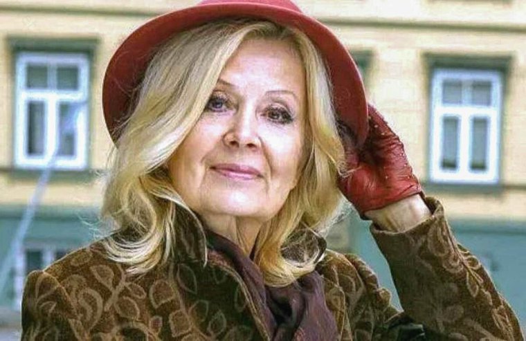 Э́ВЕ Йоха́ннесовна ки́ви