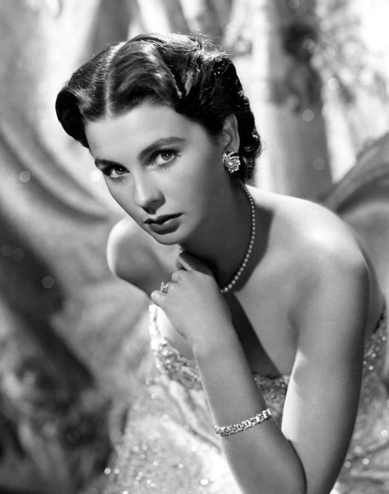 Джин Симмонс молодости Тейлор