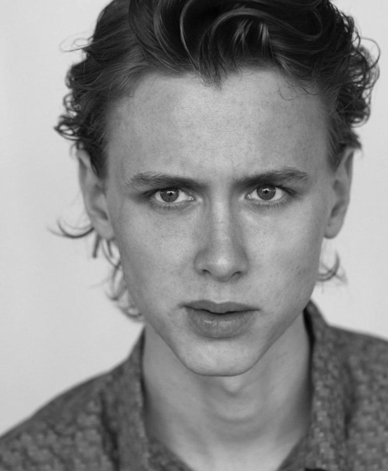 Henrik Holm актер