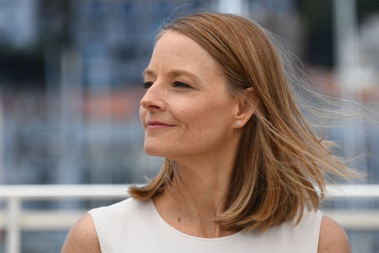 Джоди Фостер в профиль