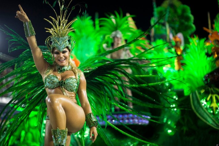 Бразилия танцовщицы ямурекума