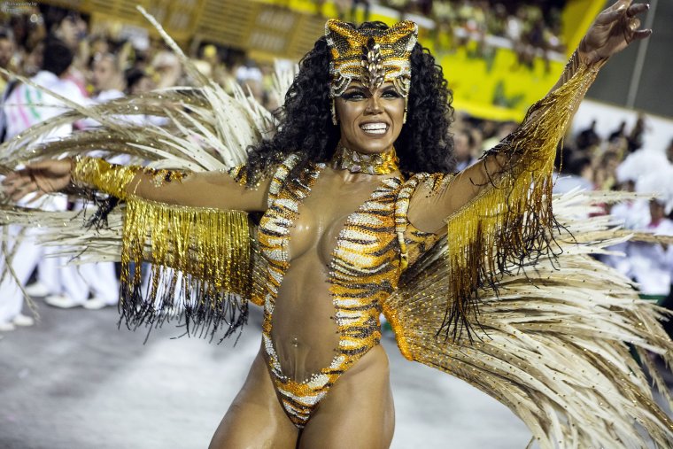 Бразильянки на карнавале в Рио-де-Жанейро