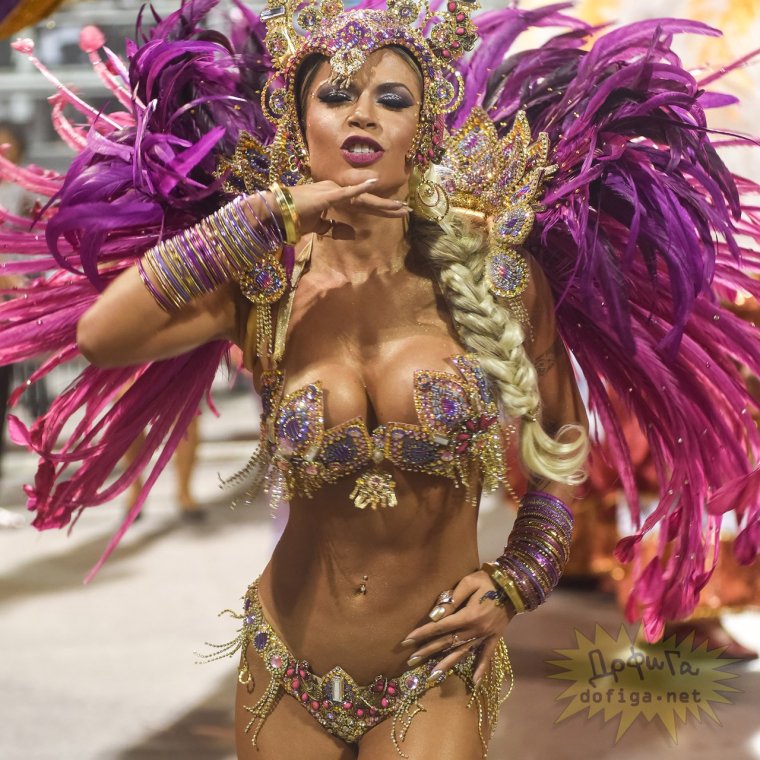 Танцовщица Тарин Лопес