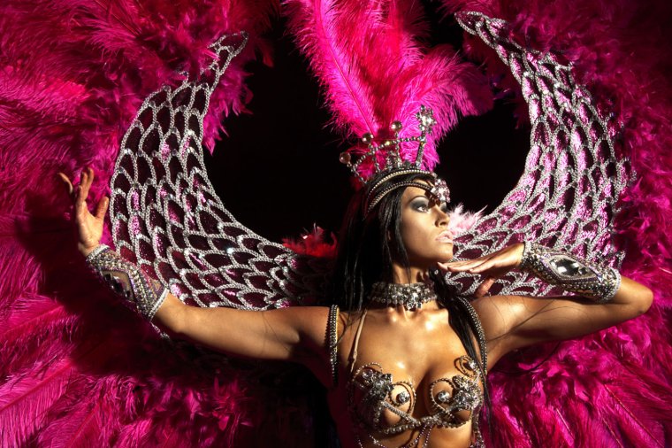 Карнавальные девушки