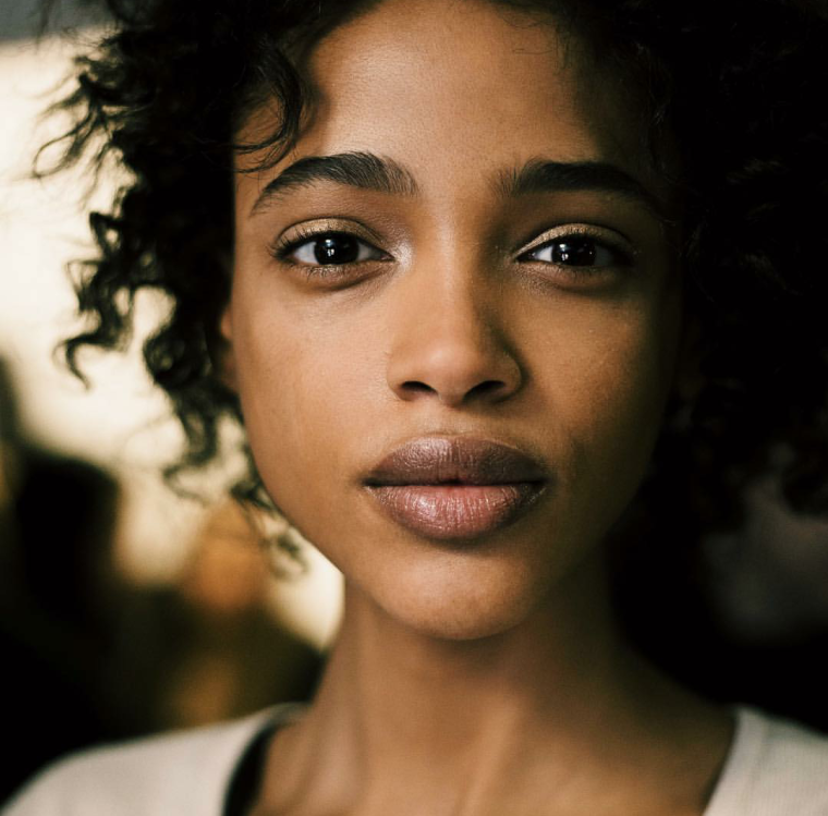 Девушка негроидной расы