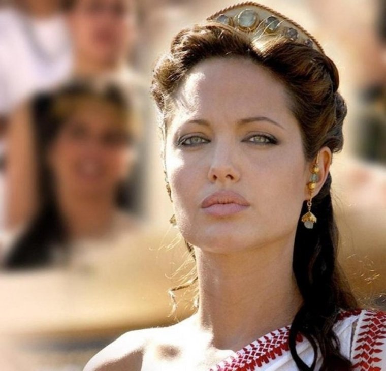 Анджелина Джоли Александр 2004