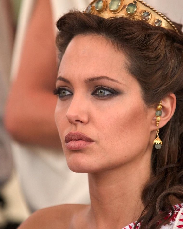 Анджелина Джоли Александр 2004