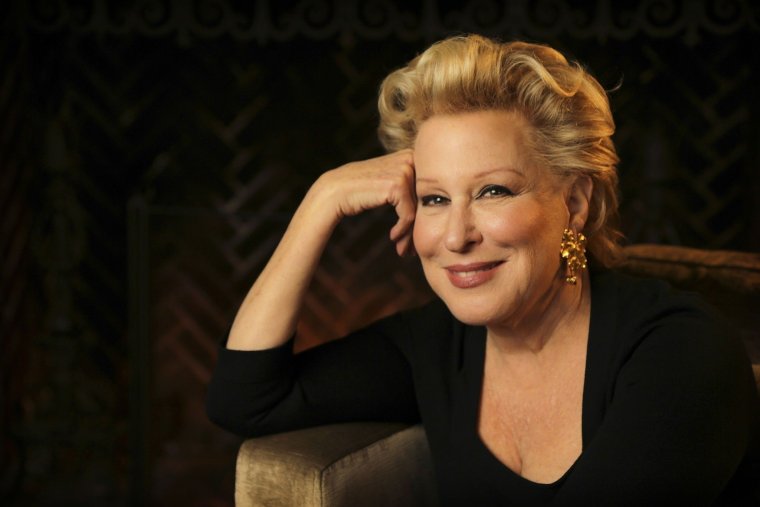 Бетт Мидлер 1945