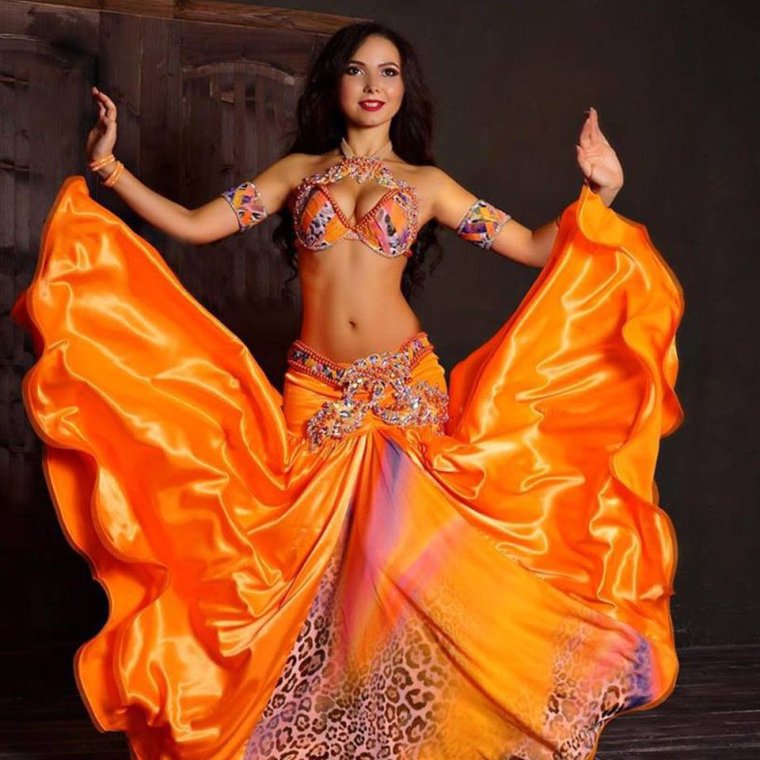 Танцовщица беллиданса