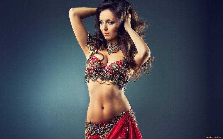 Танцовщица Белли дэнс