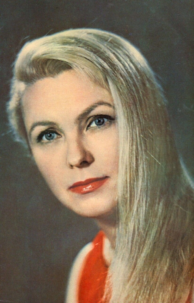 Вия Артмане в молодости