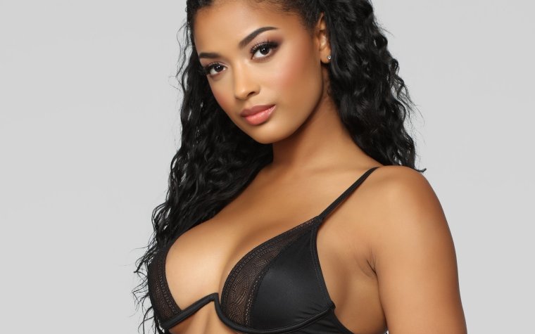 Даниель Николь мулатка