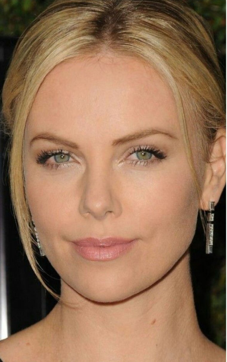 Актрисы Голливуда Шарлиз Терон