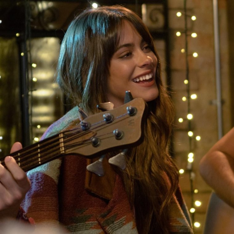 Мартина Штоссель в профиль