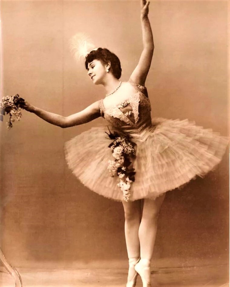 Мати́льда Фе́ликсовна Кшеси́нская