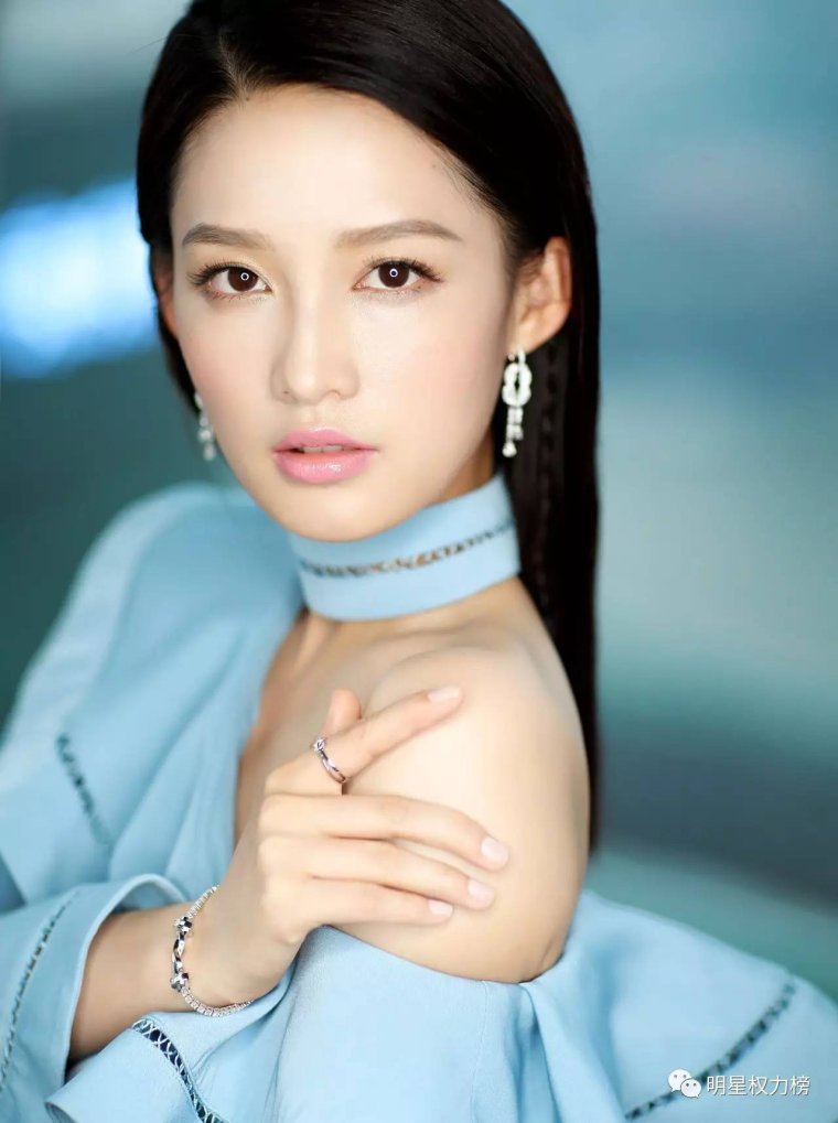 Китайская актриса ли Цинь