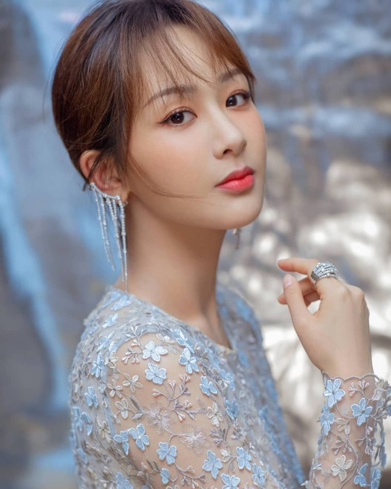 Янцзы актриса