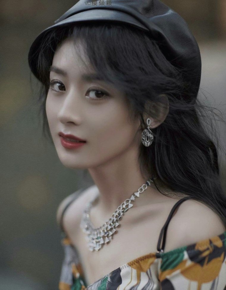 Китайская актриса Чжао Лиин