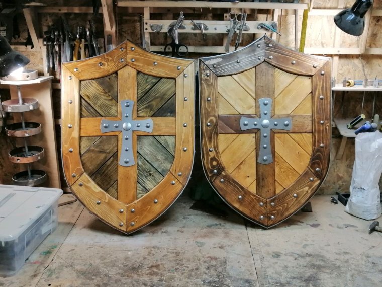 Каплевидный щит крестоносца