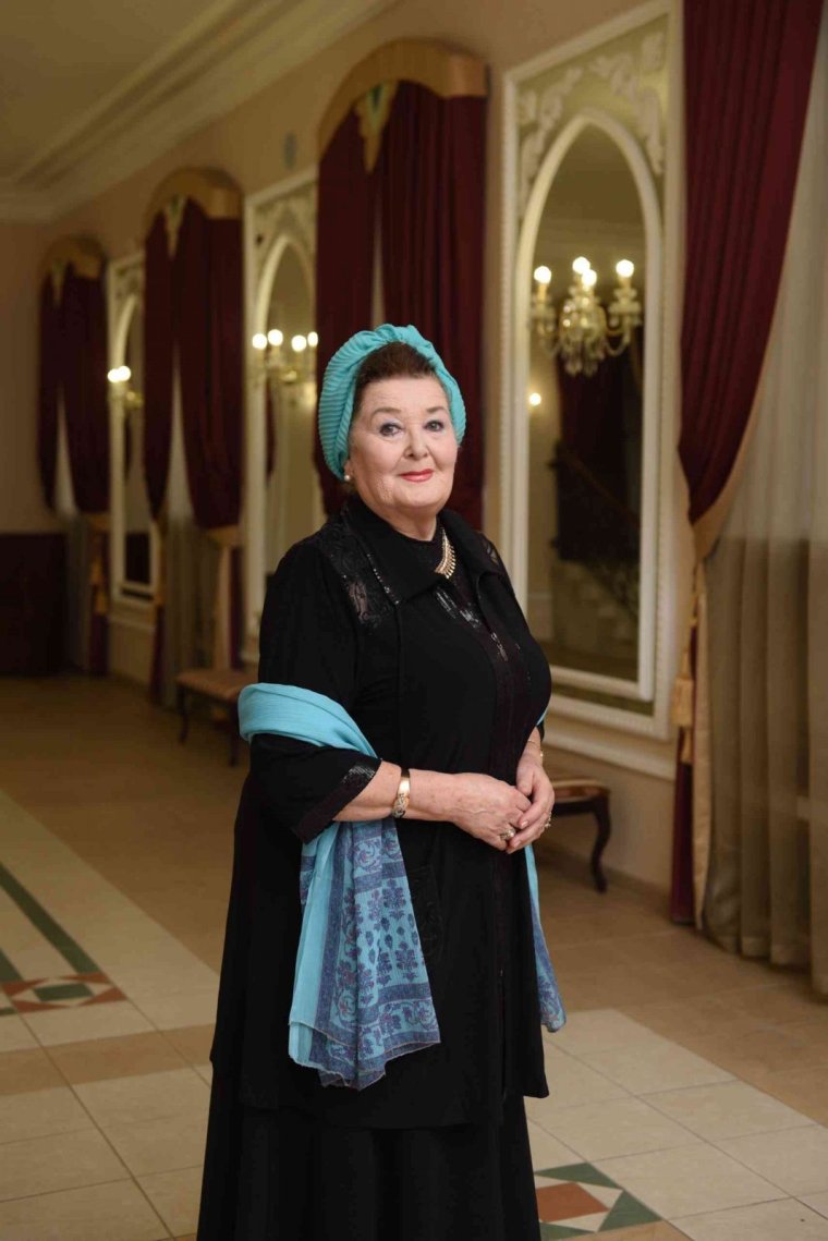 Артистка Исламия Махмутова