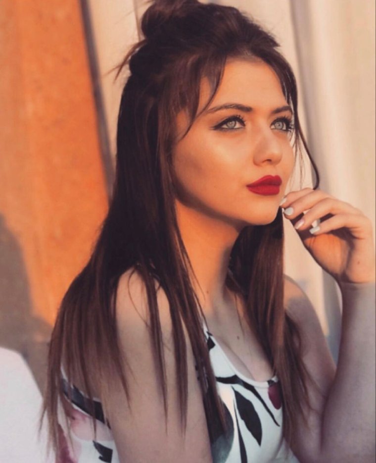 Маринка Хачатрян актриса