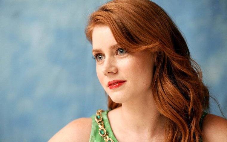 Эми Адамс 2022