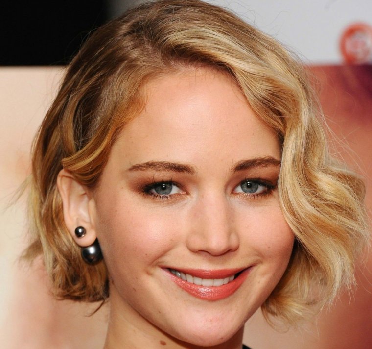 Дженнифер Лоуренс с короткой стрижкой