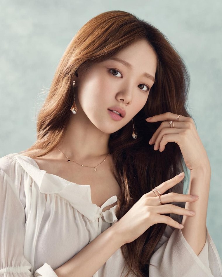 Lee Sung Kyung модель