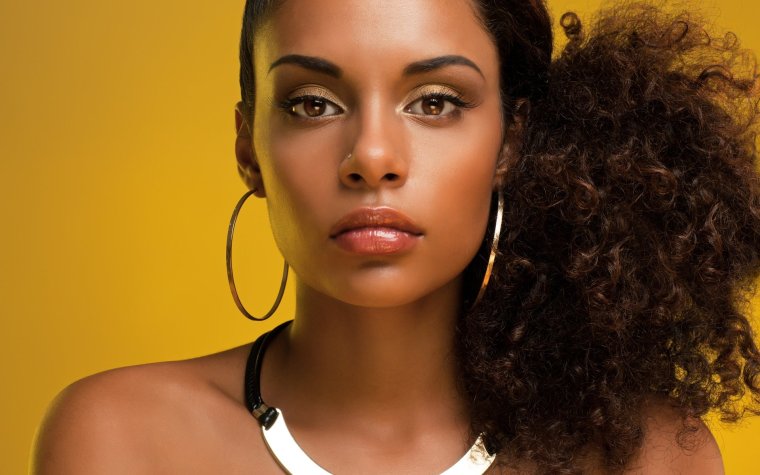 Красивые мулатки