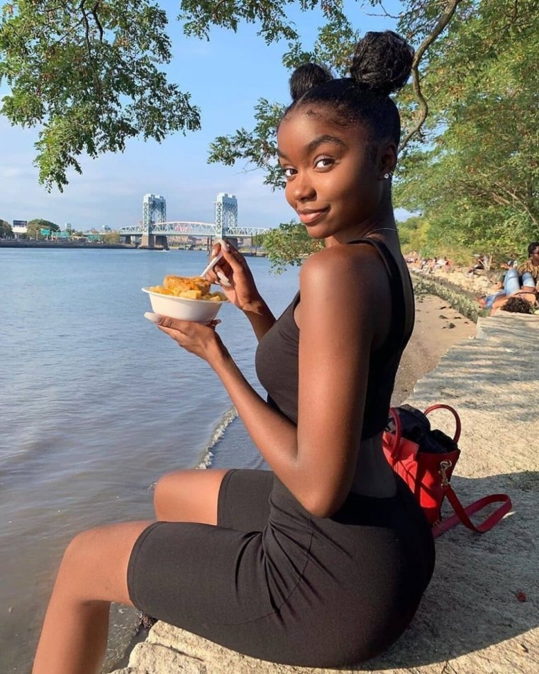 Моника Африкан