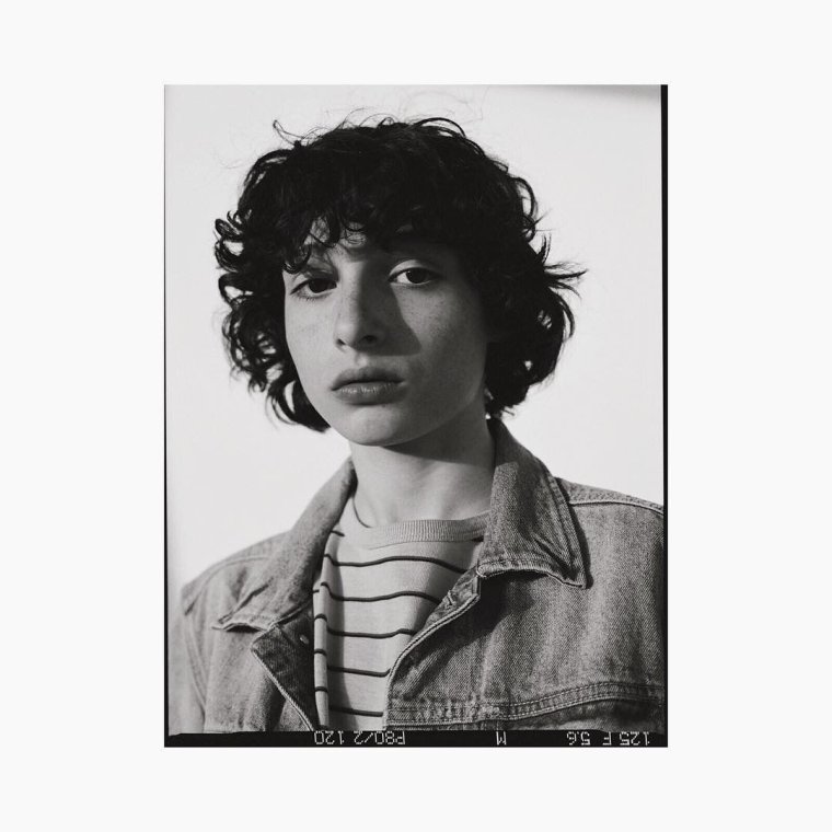 Надпись Финн Вулфхард