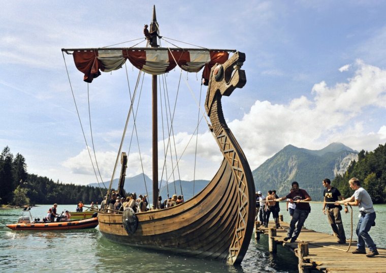 Драккар викингов