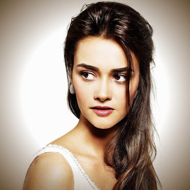 Ханде Сорал актриса