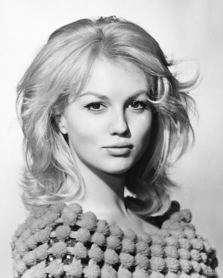 Миле́н Демонжо́ Миледи