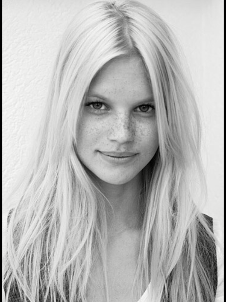 Скандинавская блондинка