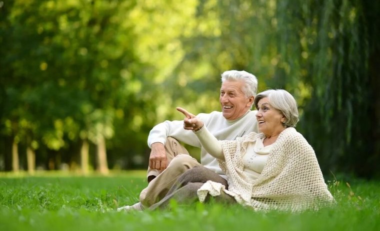 Пожилые люди фон