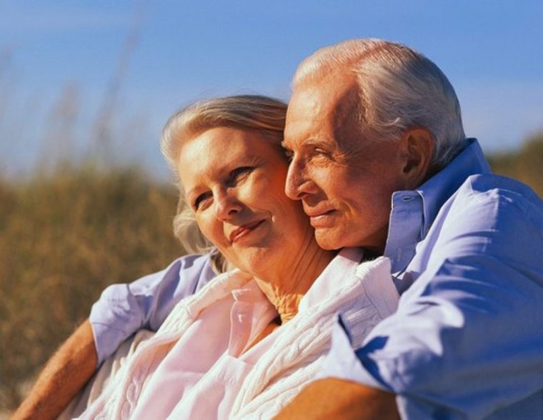 Мужчина и женщина в возрасте