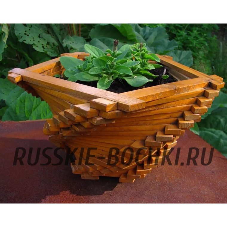 Деревянные кашпо для сада