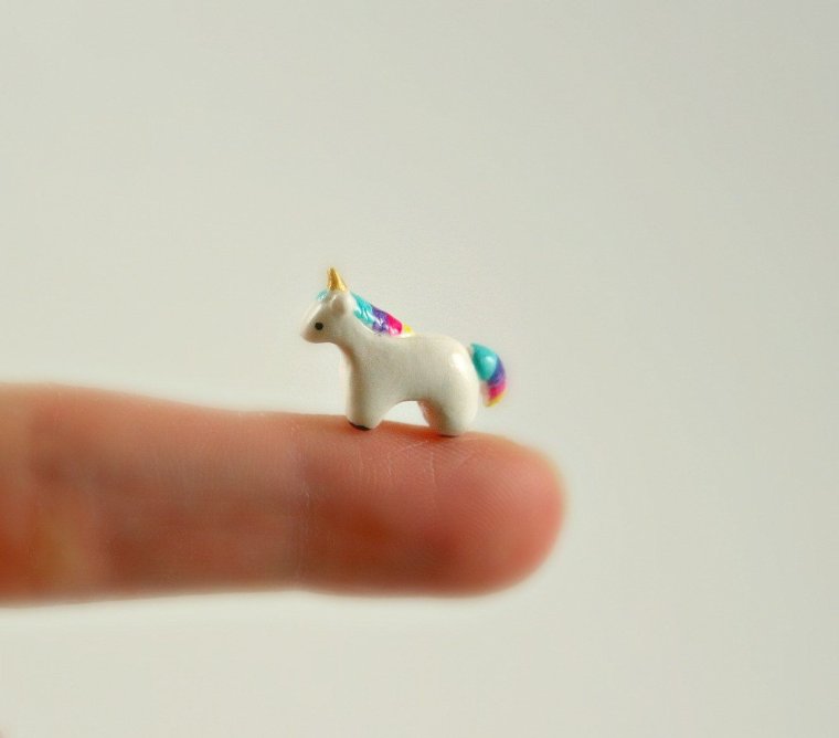 Маленький Единорог из глины