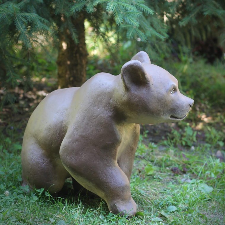 Медвежонок скульптура