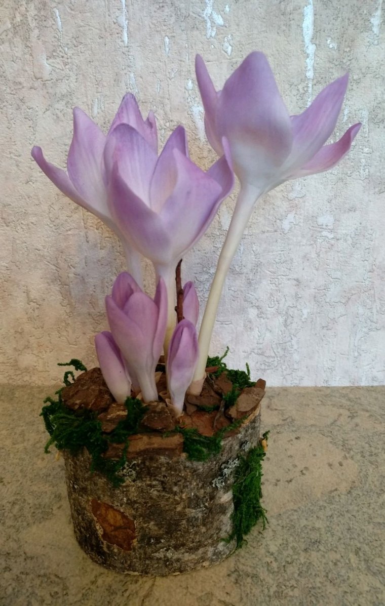 Безвременник из холодного фарфора