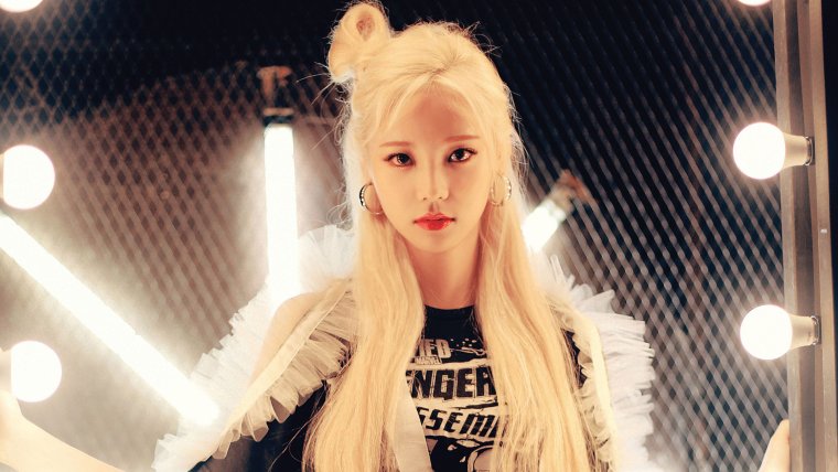 Loona k-Pop Джинсоль