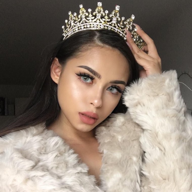 Лайа Бернелл