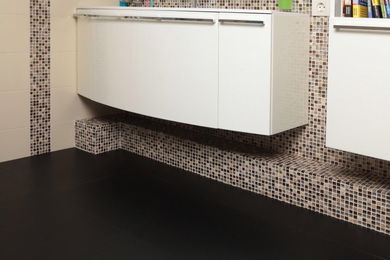 Виниловая плитка для ванной