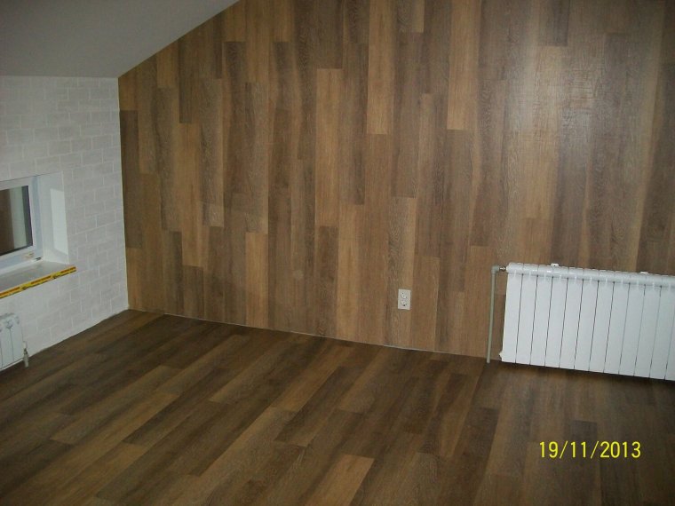 Отделка стен кварцвинилом