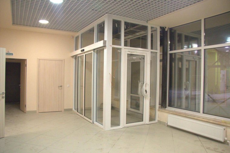 Тамбур с раздвижными дверями